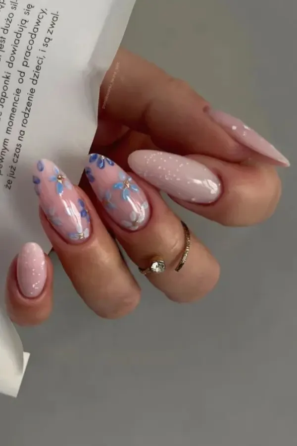 54 Elegant Flower Nail Designs Floral Mani Ideas To Copy This Season 17 Soft Blue Petals with a Golden Glow