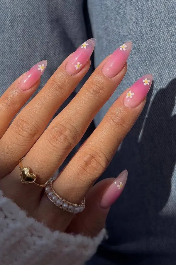 54 Elegant Flower Nail Designs Floral Mani Ideas To Copy This Season 53 Soft Floral Blush-Toned Nails