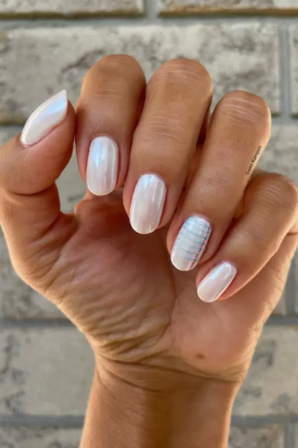 Soft Pearl Mani Art