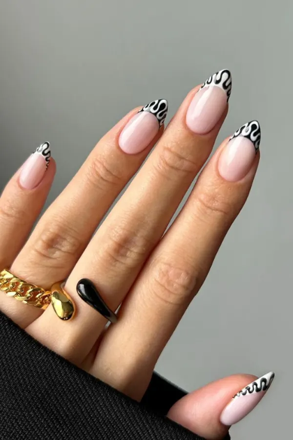 Squiggle Line Fingertips Design