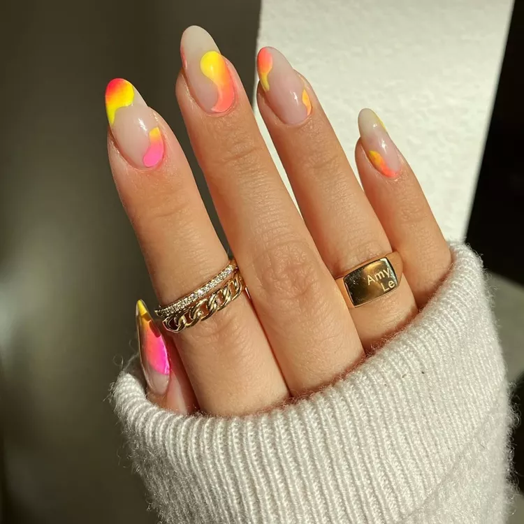 32 Cute Sunset Nails Design Mani Styles That Feel Like Golden Hour 32 Sunny Accent Nail Colors