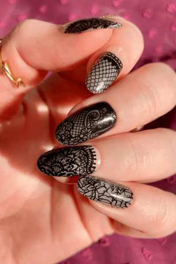 37. Glam Fall Wedding Nail Ideas For Guests & Bride That Look Great in Every Photo 15 Vintage Lace-Inspired Nails for Brides