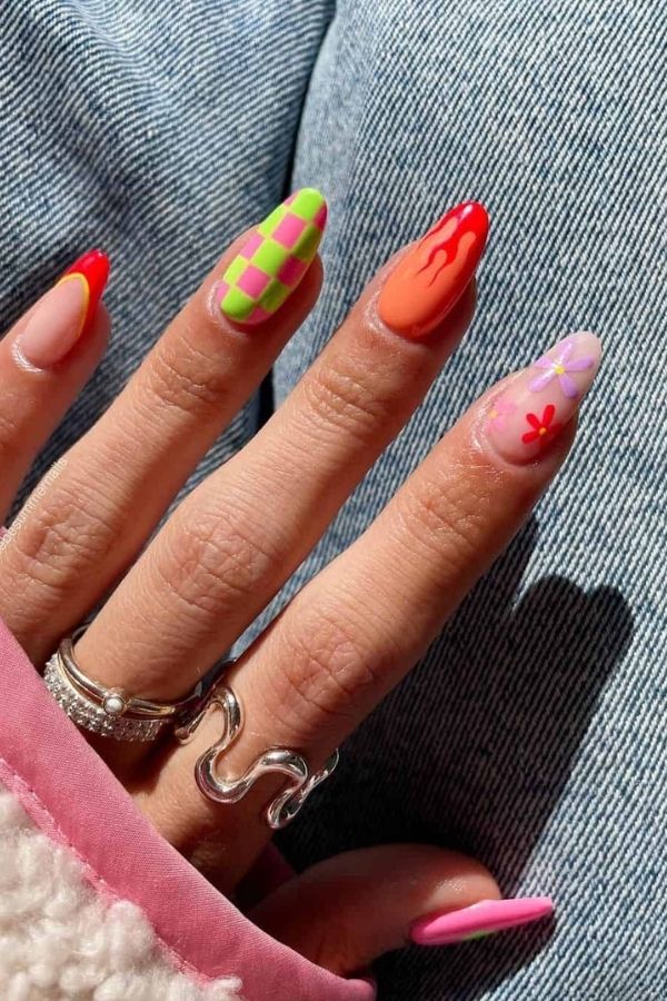 Adorable July Nail Ideas