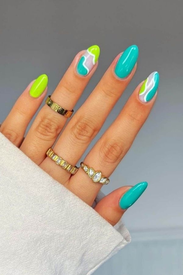 Bright Green Nails to Welcome Summer For July