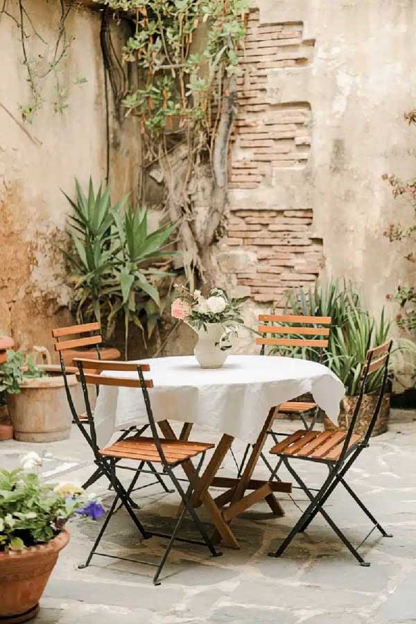 Fancy Outdoor Dining Spot