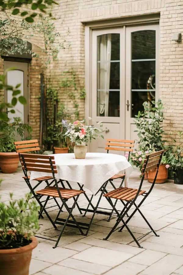 Floral Crown Brunch Table