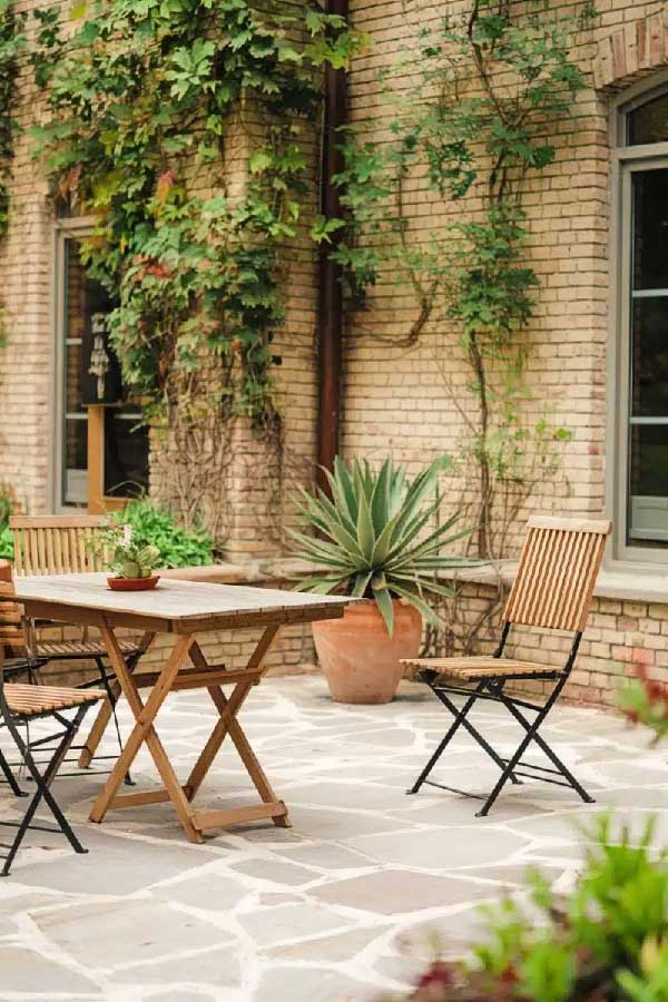 Garden Gossip Patio Nook
