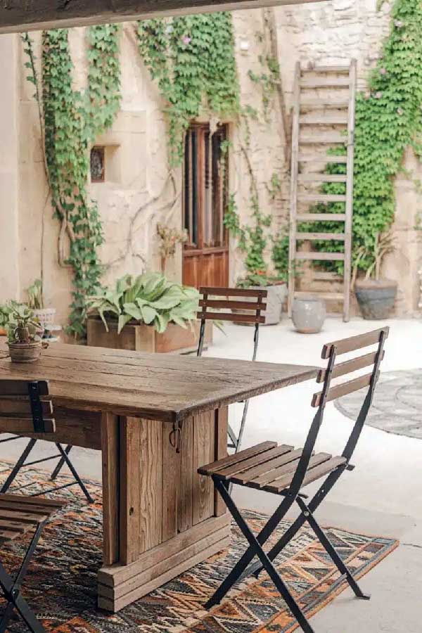 Ivy Wall Art Patio Setup