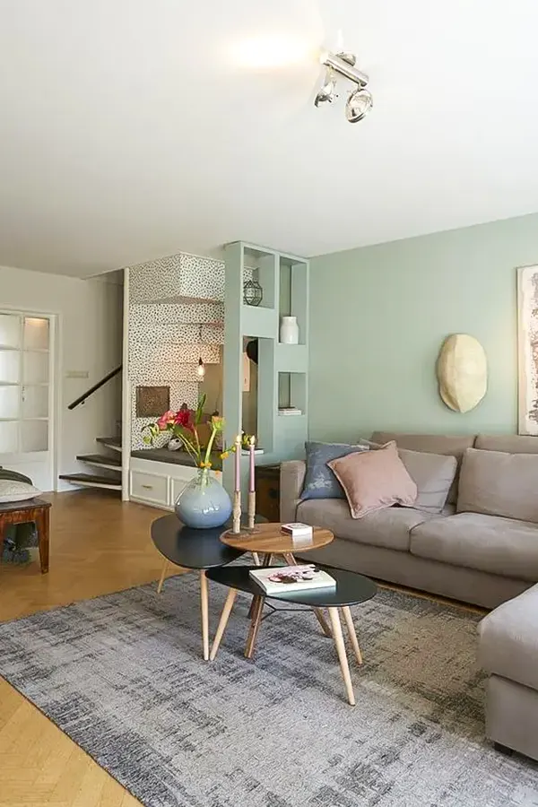 Airy Layout With Soft Greens