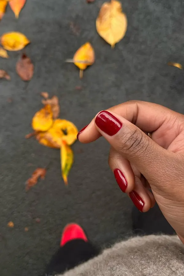 Autumn Red Fingernails Art