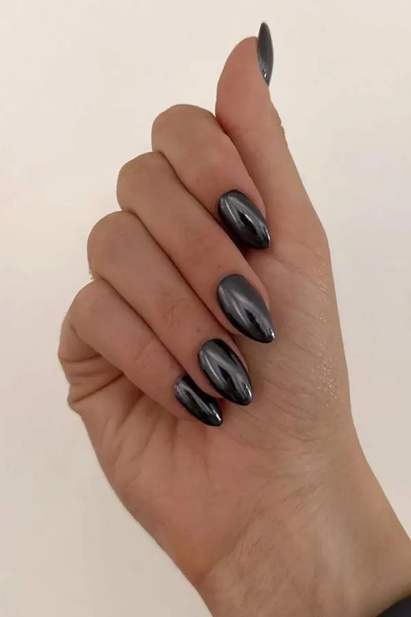 Black Chrome Shiny Nails