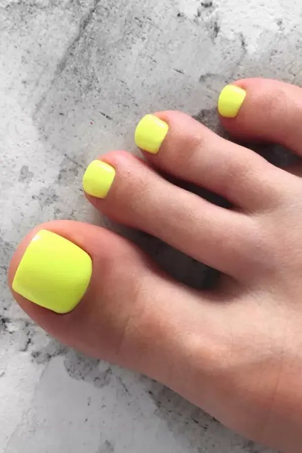 Bright Yellow Color Toes