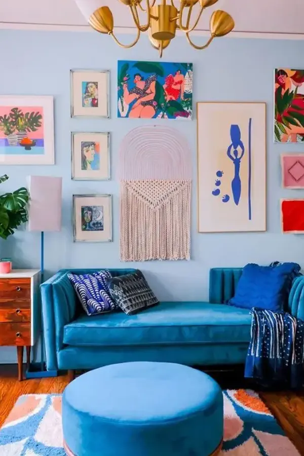 Chic Blue With Retro Energy