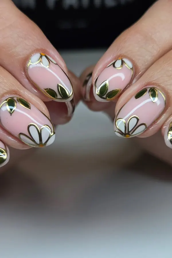 Daisy Chrome Mani Art