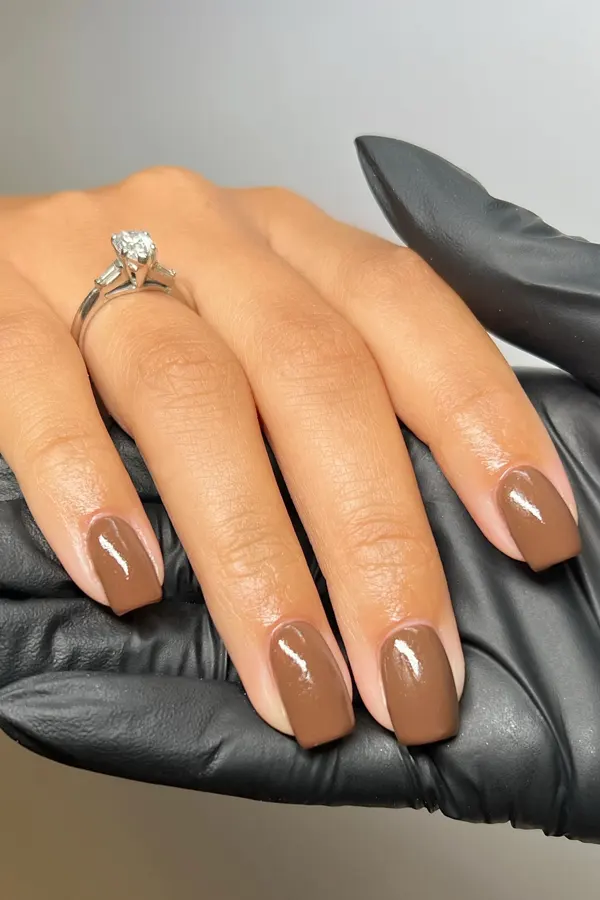 Dreamy Hazelnut & Glossy Nails