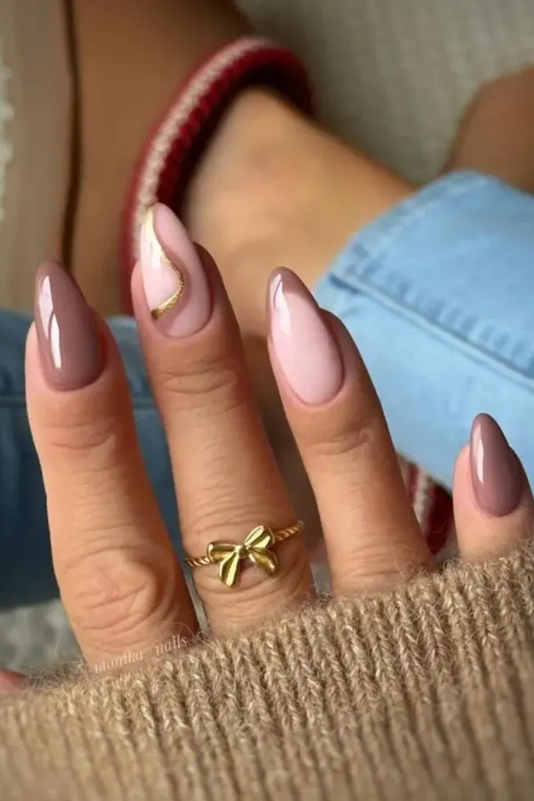 Glittery Peanut Tips