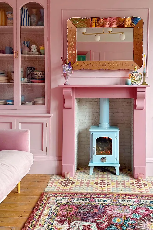 Joyful Pink Living Room With Heart