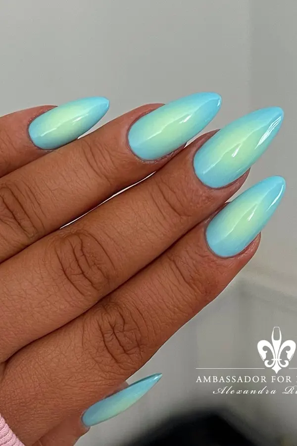Mermaid Vibes Mani Art