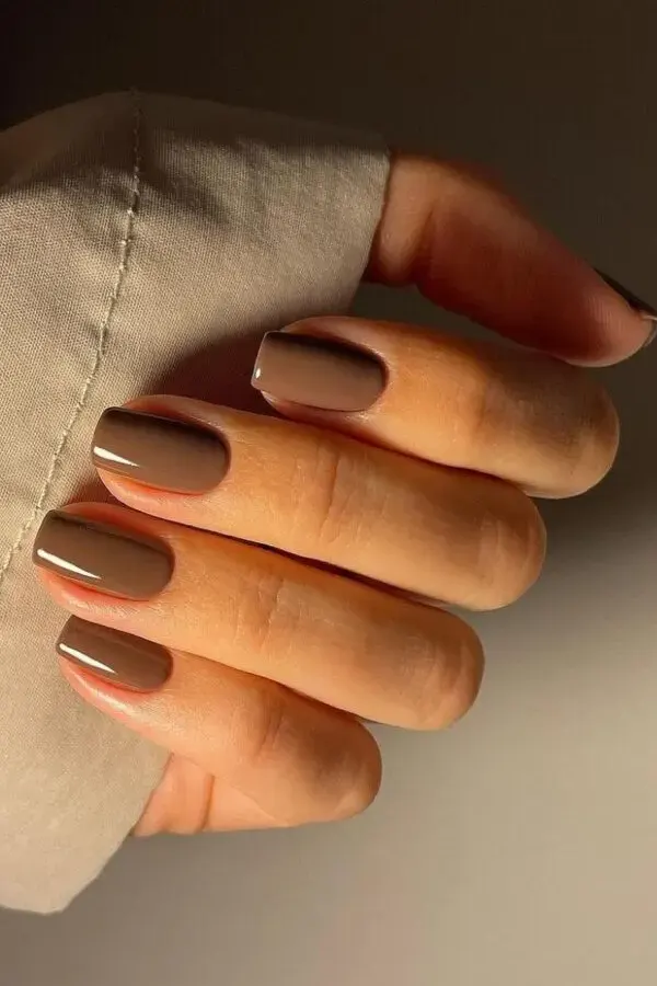 Mocha Mousse Nails