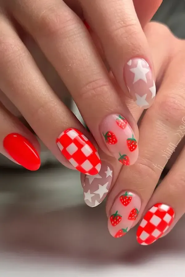 Picnic-Inspired Vacation Nails