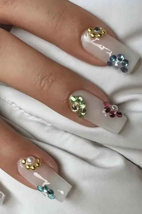 Rhinestone Daisy Nails