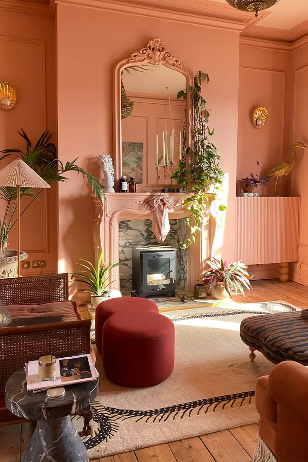 Soft Light on Warm Pink