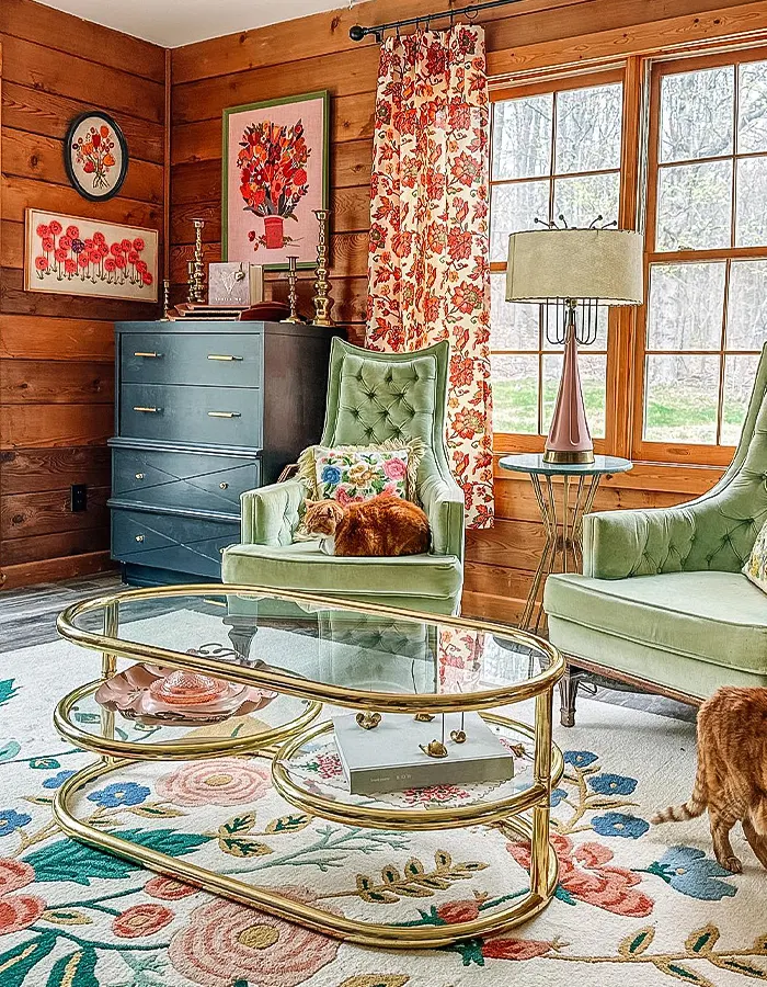 Cheerful Vintage Living Room with Retro Glam