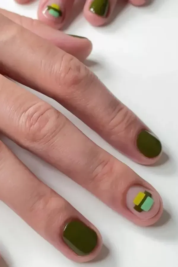 Evergreen Geometric Nails