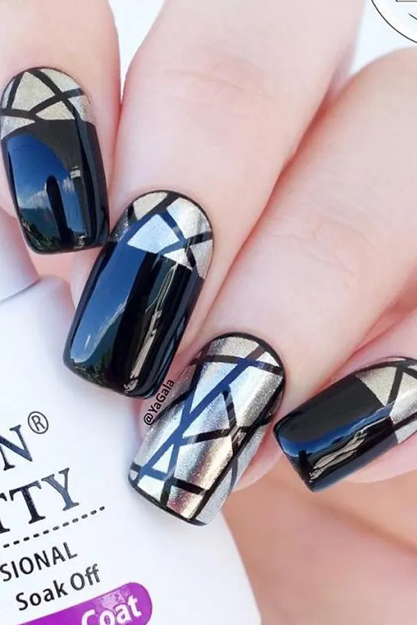 Gold Touch Accent Mani