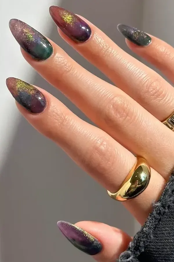 Jewel-Toned Chrome Nails That Shine Like Uncut Gems on Every Tip